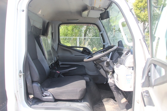 Mitsubishi Fuso canter Small Box body TPG-FEA50(104263) 6枚目