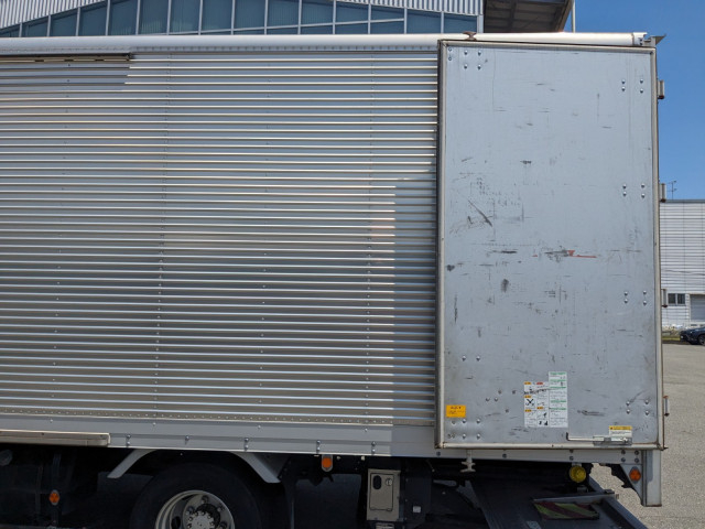 いすゞ フォワード 中型 バン 2PG-FRR90S2(104267) 9枚目