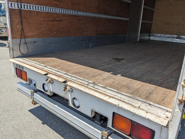 いすゞ フォワード 中型 バン 2PG-FRR90S2(104267) 19枚目