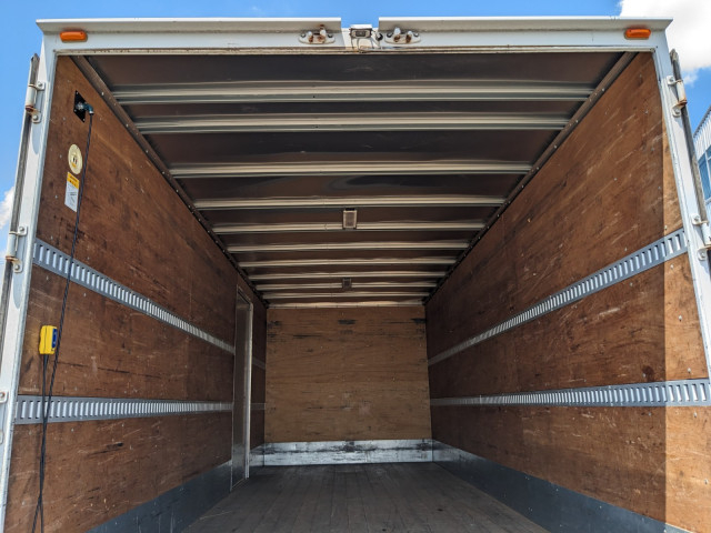 いすゞ フォワード 中型 バン 2PG-FRR90S2(104267) 20枚目