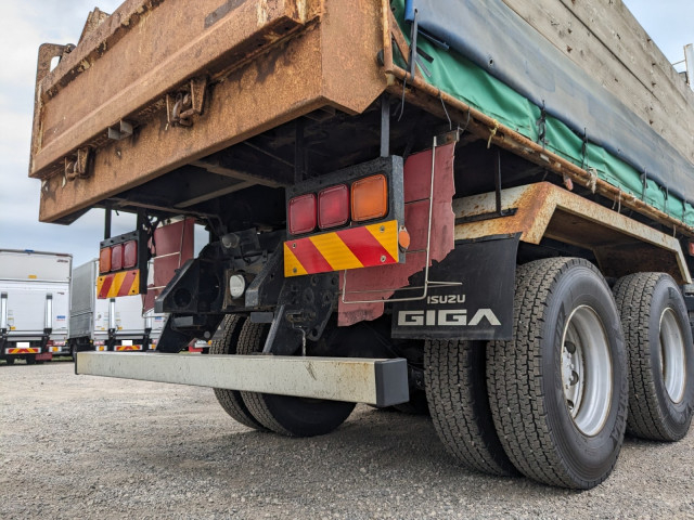 いすゞ ギガ 大型 土砂ダンプ QKG-CXZ77AT(104269) 6枚目