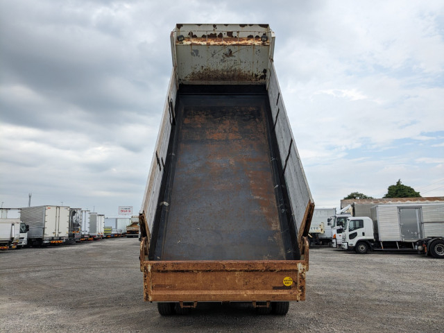 いすゞ ギガ 大型 土砂ダンプ QKG-CXZ77AT(104269) 8枚目