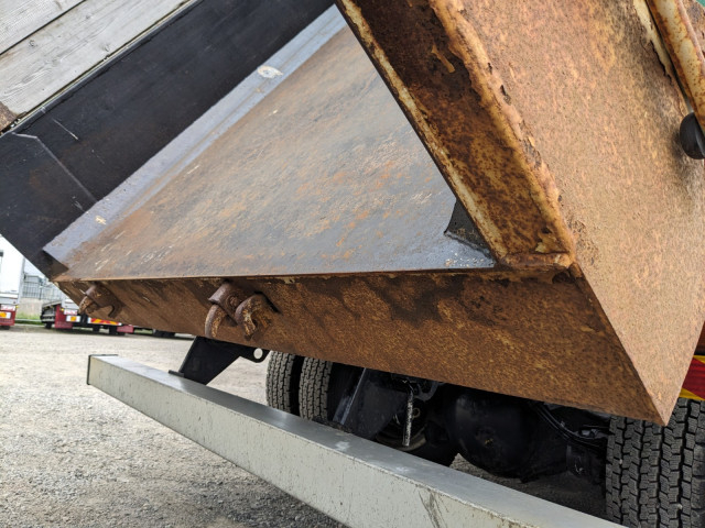 いすゞ ギガ 大型 土砂ダンプ QKG-CXZ77AT(104269) 10枚目