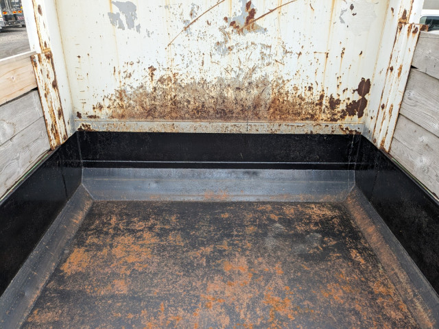 いすゞ ギガ 大型 土砂ダンプ QKG-CXZ77AT(104269) 12枚目