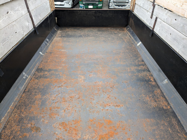 いすゞ ギガ 大型 土砂ダンプ QKG-CXZ77AT(104269) 14枚目