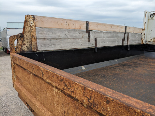 いすゞ ギガ 大型 土砂ダンプ QKG-CXZ77AT(104269) 16枚目