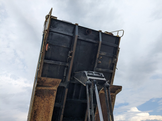 いすゞ ギガ 大型 土砂ダンプ QKG-CXZ77AT(104269) 23枚目