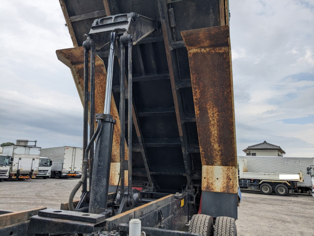 いすゞ ギガ 大型 土砂ダンプ QKG-CXZ77AT(104269) 27枚目