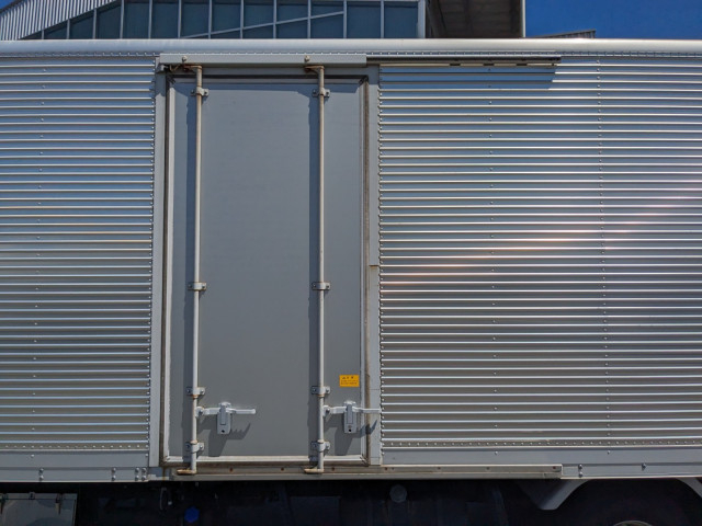 いすゞ フォワード 中型 バン 2PG-FRR90S2(104270) 13枚目