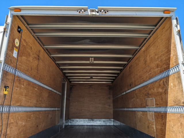 いすゞ フォワード 中型 バン 2PG-FRR90S2(104270) 20枚目