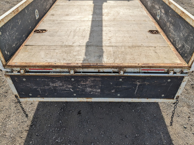 いすゞ エルフ 小型 平ボディ（クレーン付） TPG-NKR85AR(104272) 9枚目