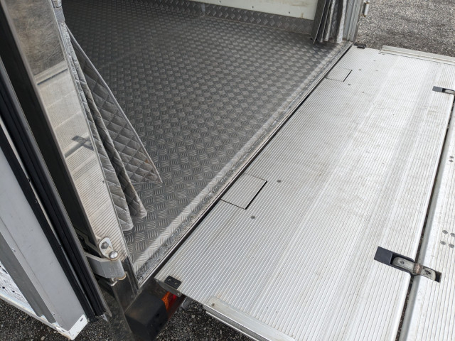 日野 レンジャー 中型 冷蔵冷凍バン TKG-FD9JLAA(104276) 13枚目