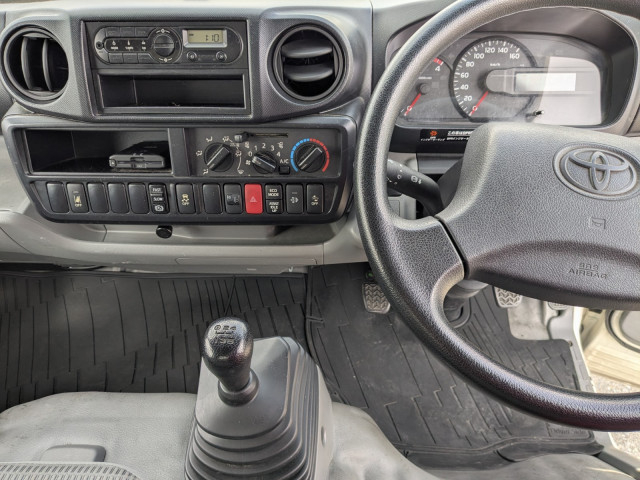 トヨタ ダイナ 小型 バン TKG-XZU655(104275) 28枚目