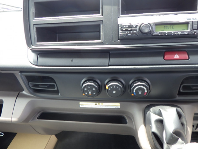 三菱ふそう キャンター 小型 平ボディ 2RG-FEB80(104281) 17枚目