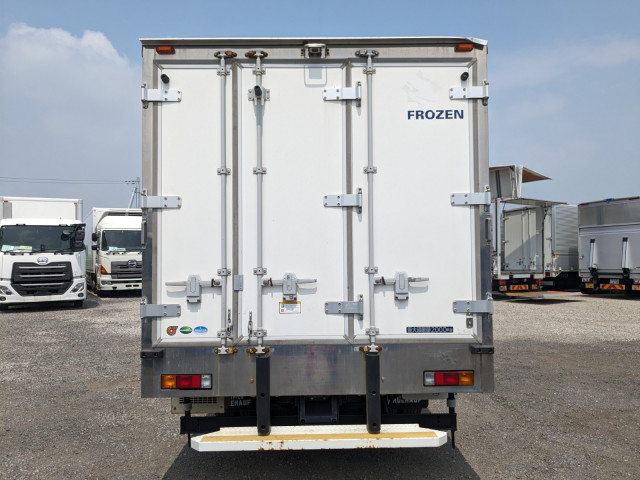 三菱ふそう キャンター 小型 冷蔵冷凍バン TPG-FEB50(104290) 6枚目