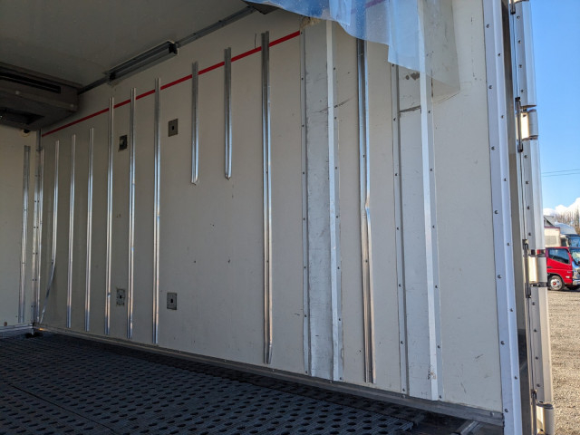 いすゞ エルフ 小型 冷蔵冷凍バン TPG-NMR85AN(104289) 19枚目