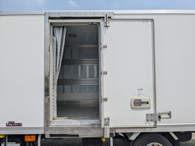 三菱ふそう キャンター 小型 冷蔵冷凍バン TPG-FEB50(104290) 28枚目