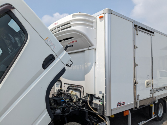 三菱ふそう キャンター 小型 冷蔵冷凍バン TPG-FEB50(104290) 45枚目