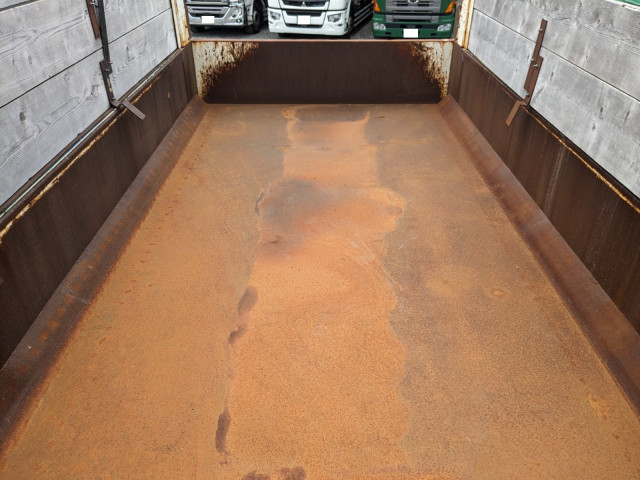 いすゞ ギガ 大型 土砂ダンプ QKG-CXZ77AT(104291) 14枚目