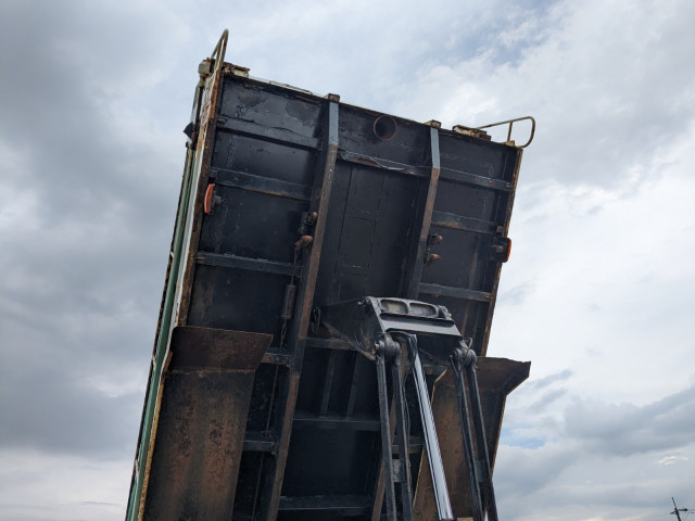 いすゞ ギガ 大型 土砂ダンプ QKG-CXZ77AT(104291) 29枚目