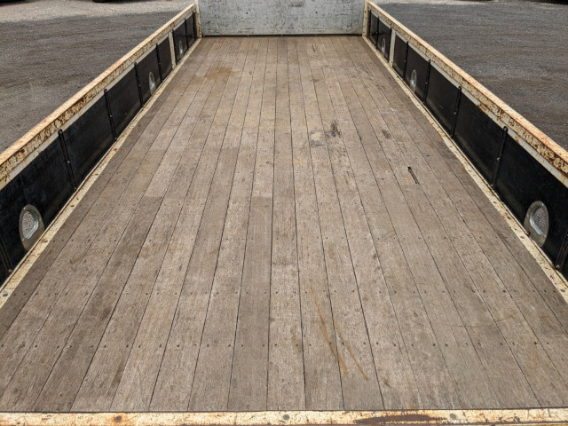 いすゞ フォワード 中型 平ボディ（クレーン付） 2PG-FRR90S1(104293) 9枚目