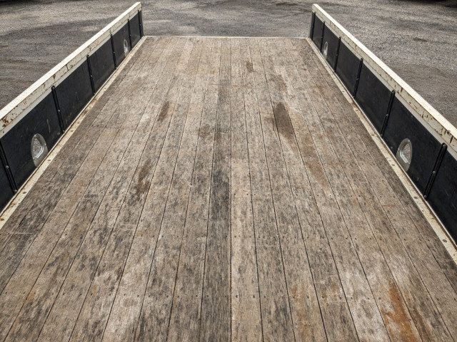 いすゞ フォワード 中型 平ボディ（クレーン付） 2PG-FRR90S1(104296) 13枚目