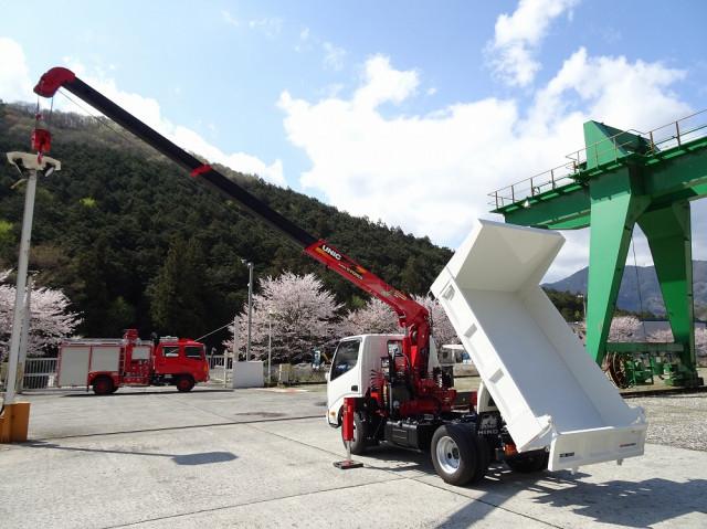 Hino dutro Small Soil dump 2RG-XZU600T(104307) 2枚目