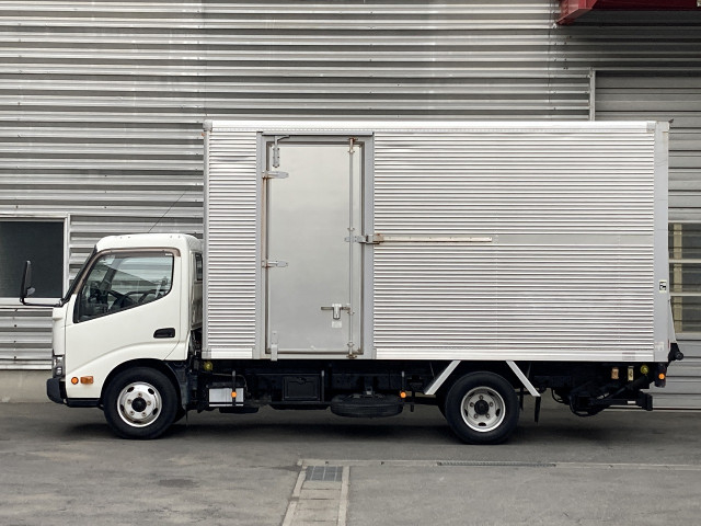 Toyota dyna Small Box body TPG-XZU650(104365) 2枚目