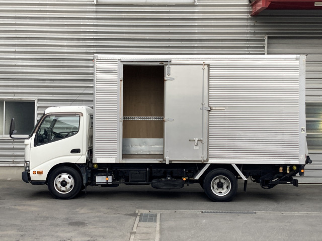 Toyota dyna Small Box body TPG-XZU650(104365) 3枚目