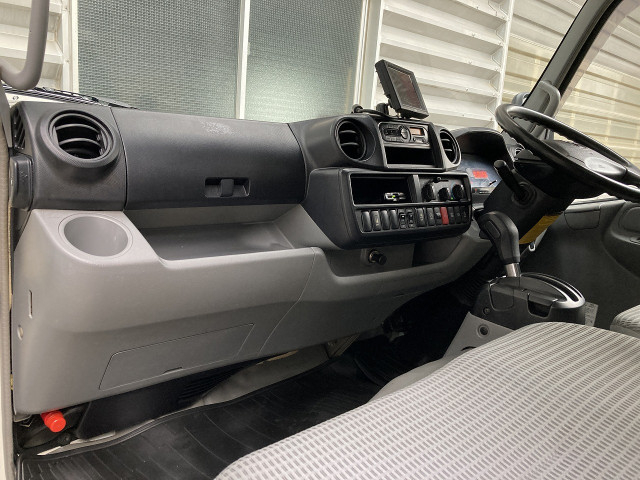 Toyota dyna Small Box body TPG-XZU650(104365) 21枚目