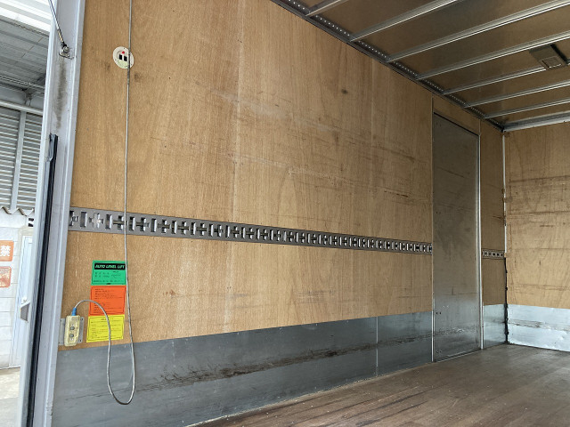 Toyota dyna Small Box body TPG-XZU650(104365) 23枚目