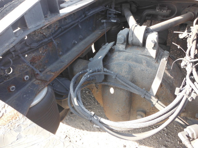 Nissan UD big_thumb Large Tractor ADG-GK4XAB(1221) 6枚目