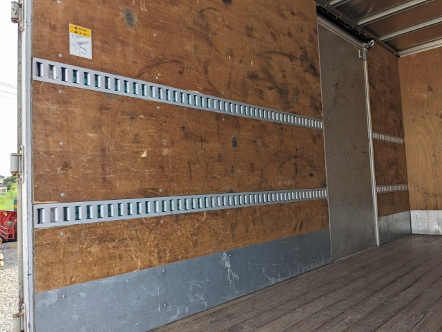 Mitsubishi Fuso canter Small Box body TPG-FEA50(104389) 18枚目