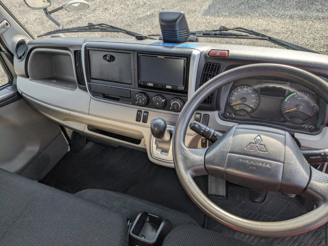 Mitsubishi Fuso canter Small Box body TPG-FEA50(104389) 28枚目