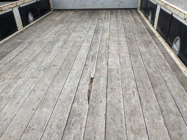 いすゞ フォワード 中型 平ボディ（クレーン付） 2PG-FRR90S1(104398) 11枚目