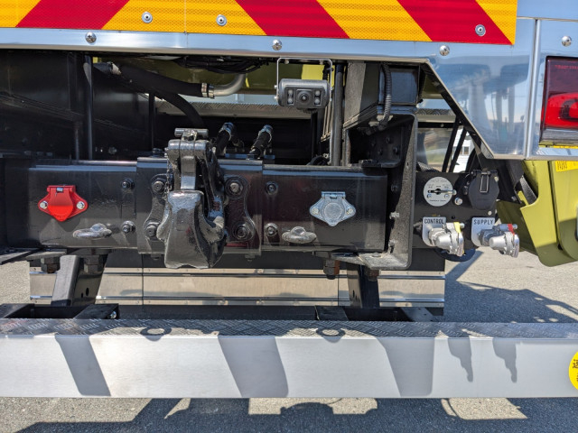 三菱ふそう スーパーグレート 大型 平ボディ（クレーン付） 2KG-FV80VYP(104401) 8枚目