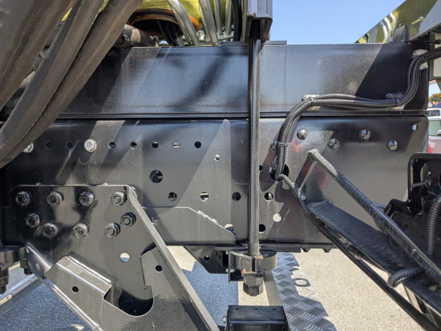 三菱ふそう スーパーグレート 大型 平ボディ（クレーン付） 2KG-FV80VYP(104401) 9枚目