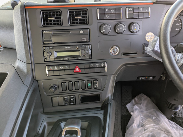 三菱ふそう スーパーグレート 大型 平ボディ（クレーン付） 2KG-FV80VYP(104401) 27枚目