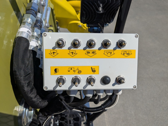 三菱ふそう スーパーグレート 大型 平ボディ（クレーン付） 2KG-FV80VYP(104401) 32枚目