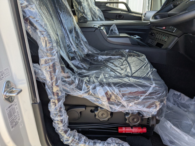 三菱ふそう スーパーグレート 大型 平ボディ（クレーン付） 2KG-FV80VYP(104401) 37枚目