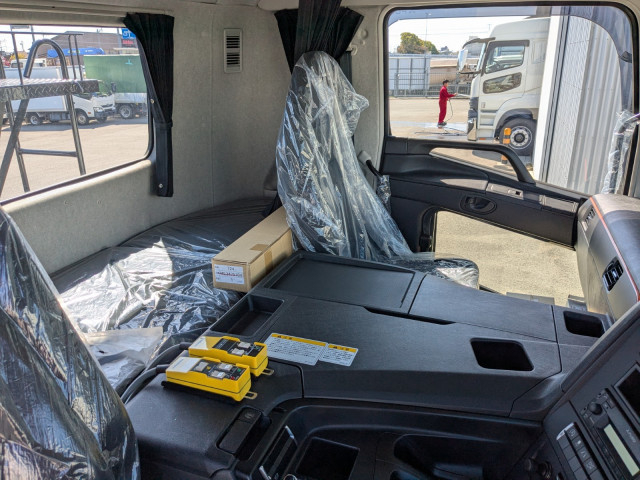 三菱ふそう スーパーグレート 大型 コンテナ専用車 2KG-FV80VYP(104402) 28枚目