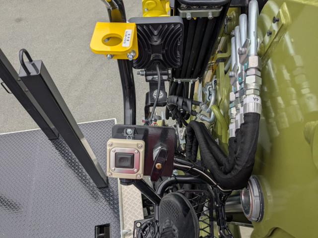 三菱ふそう スーパーグレート 大型 平ボディ（クレーン付） 2KG-FV80VYP(104403) 33枚目