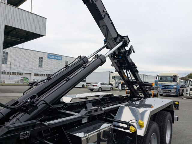 三菱ふそう スーパーグレート 大型 コンテナ専用車 2KG-FV80VYP(104404) 18枚目