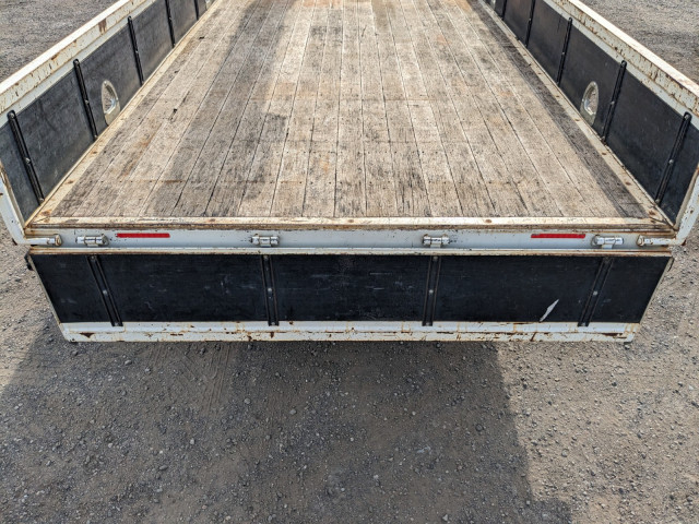 いすゞ フォワード 中型 平ボディ（クレーン付） 2PG-FRR90S1(104412) 9枚目