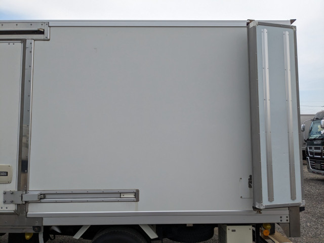 三菱ふそう キャンター 小型 冷蔵冷凍バン TPG-FEB50(104414) 21枚目