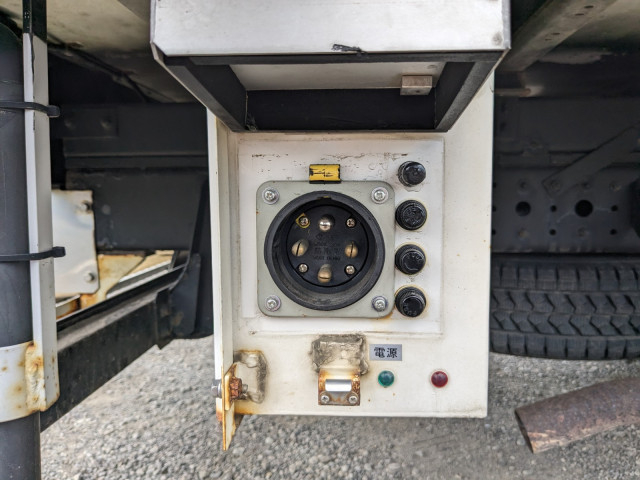 三菱ふそう キャンター 小型 冷蔵冷凍バン TPG-FEB50(104414) 31枚目