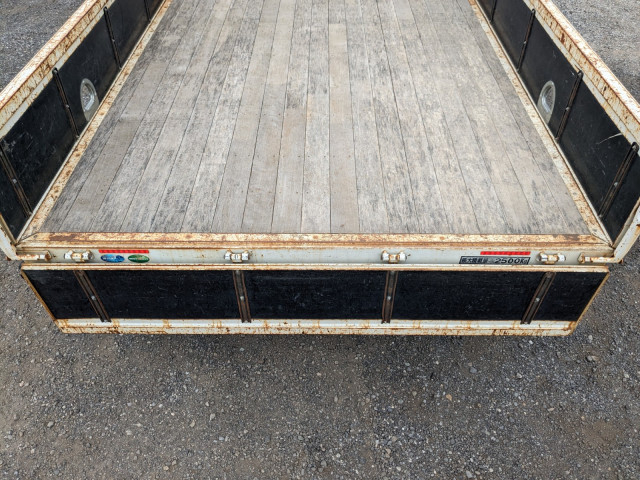 いすゞ フォワード 中型 平ボディ（クレーン付） 2PG-FRR90S1(104423) 9枚目