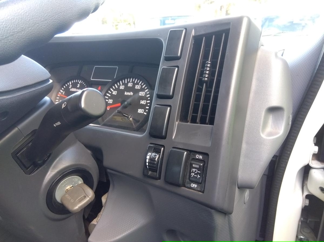 いすゞ エルフ 小型 平ボディ TRG-NPR85AR(104442) 17枚目