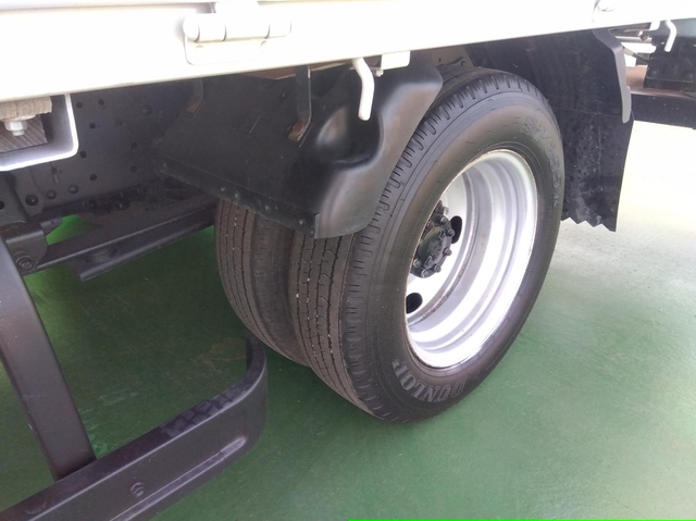 いすゞ エルフ 小型 平ボディ TRG-NPR85AR(104442) 28枚目