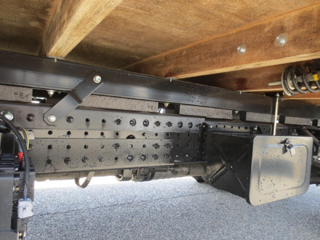 三菱ふそう キャンター 小型 平ボディ（クレーン付） 2PG-FEB80(104501) 15枚目